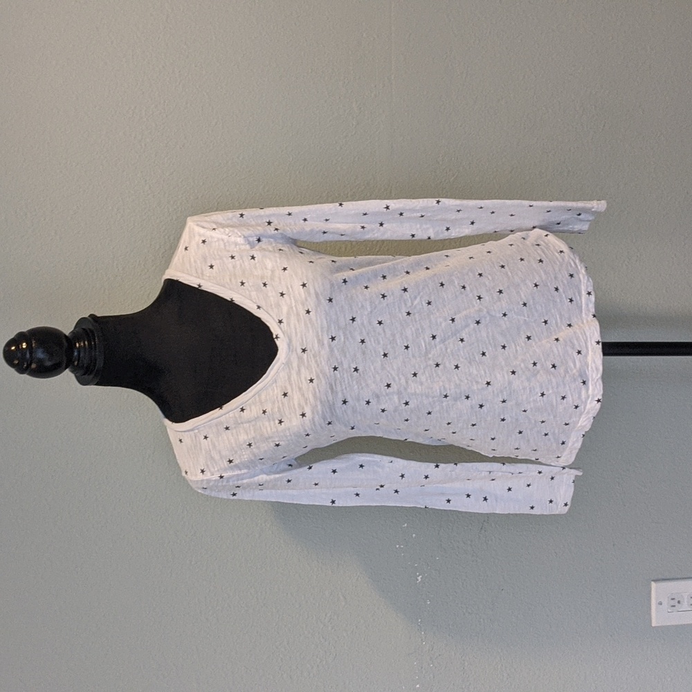 Women’s White Star Print V-Neck Long Sleeve Top